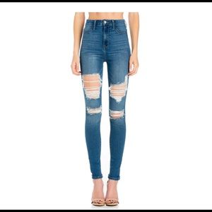 Cello High Rise Distressed Super Skinny, Size 7
